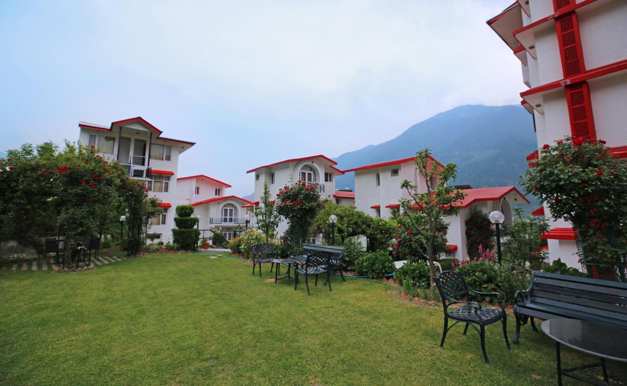 De Vivendi Resorts With 35000 Sqft Open Lawn With Bbq Manāli Extérieur photo