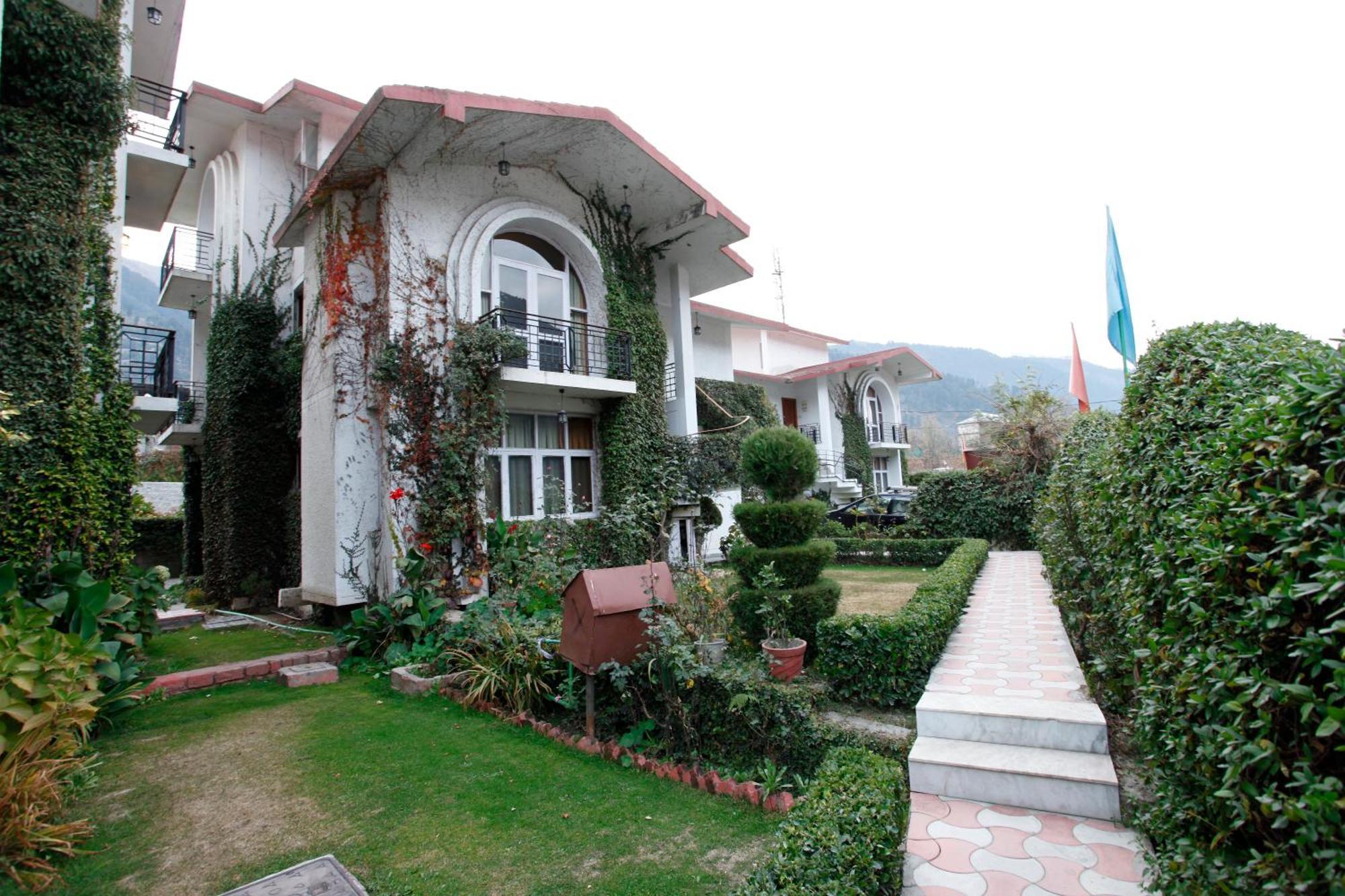 De Vivendi Resorts With 35000 Sqft Open Lawn With Bbq Manāli Extérieur photo